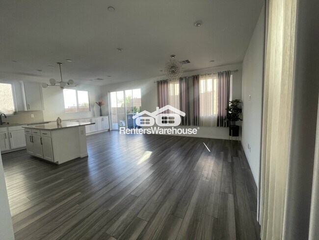 Photo - 856 Benning St