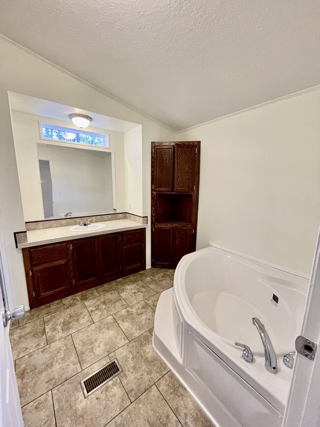 Photo - 129 Bonanza Dr