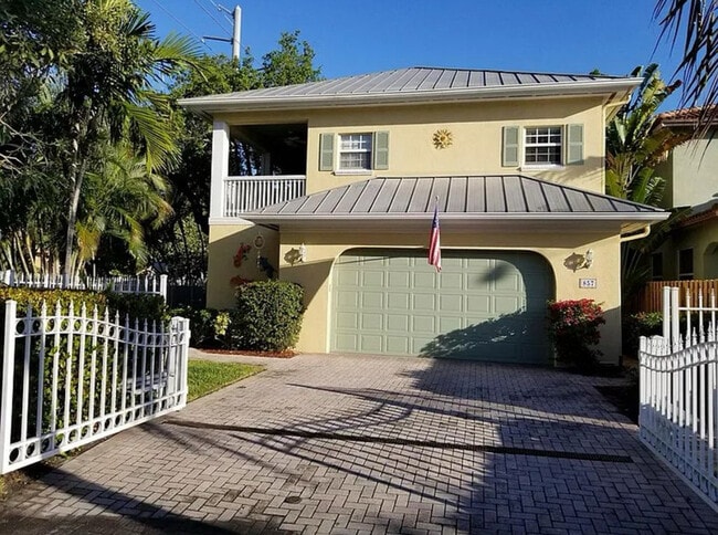 Building Photo - 857 SW 11th Ct Rental