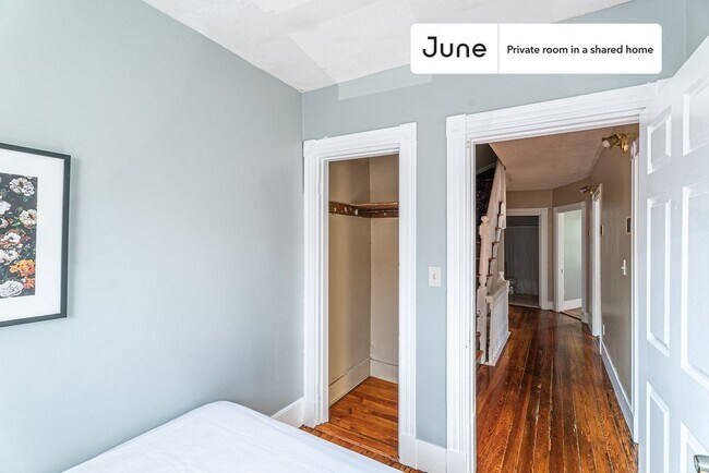 Photo - Room in Shared 6 bed/2 bath home Unidad A