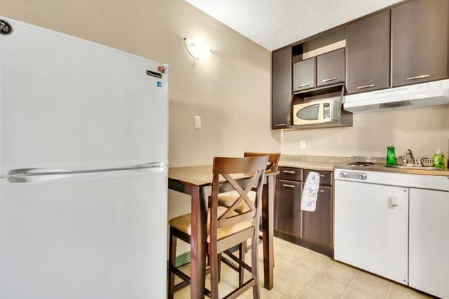 Photo - 10415 99 Ave Unit 107