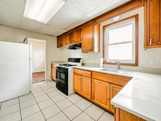 Photo - 1147 E Brockton Ave