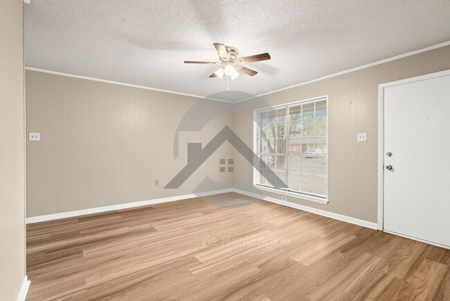 Photo - 2403 Broadview Ave