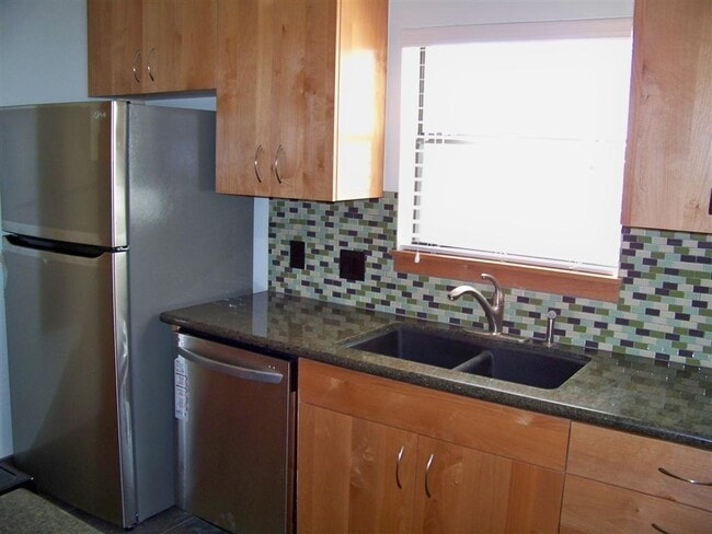 Photo - 802 S 1st St Unidad 217