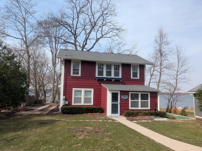 Building Photo - 1415 S Shore Dr