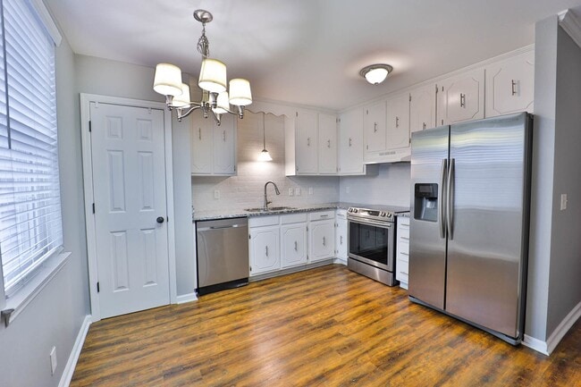 Photo - Great Townhome Convenient Location