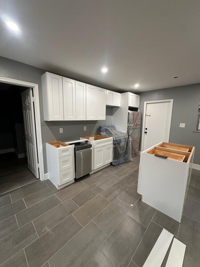 Building Photo - 1404 NW 6th Ave Unit 2.0