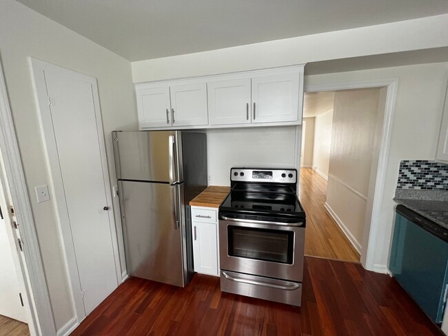 Stainless steel appliances - 3715 N Oakland Ave Unit 1