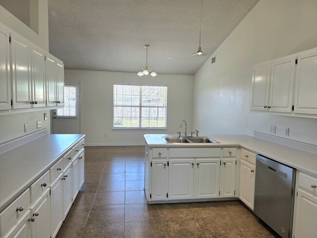 Photo - Spacious 4-Bedroom Home - Spencer Landing
