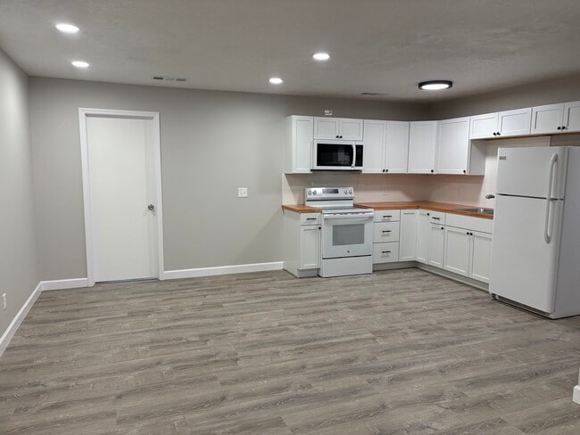 Photo - 1809 Sawmill Pl