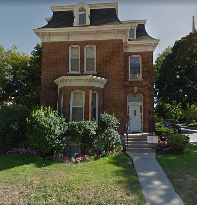 Building Photo - 202 Johnson St Unit 3