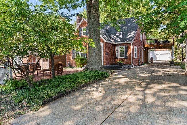 Photo - 113 Crestmere Ave