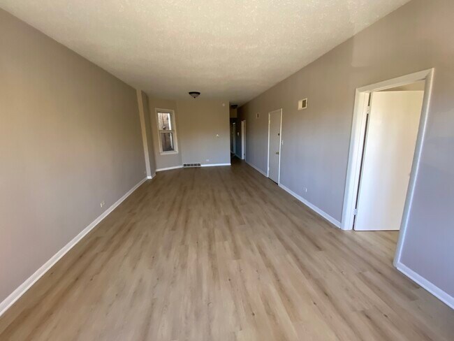 Photo - 4530 N Lincoln Ave Unit 2