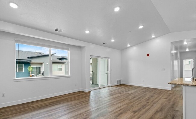 536 N 130 E Unit 204 E