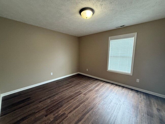 Photo - 201 Cherry Way Unit B
