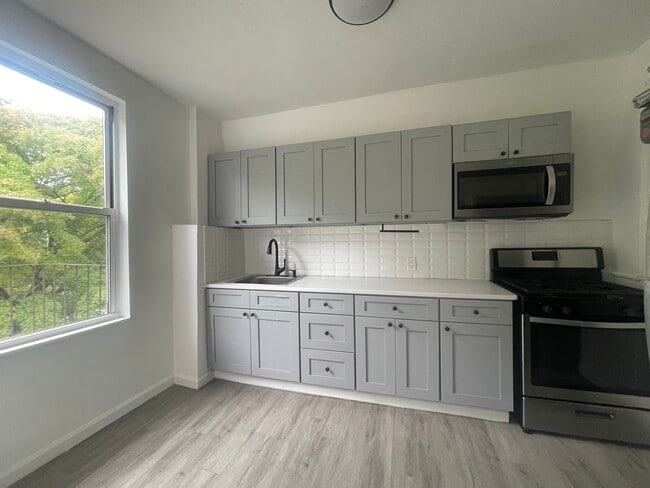 Photo - 124 Main St Unit Dobbs Ferry 2br
