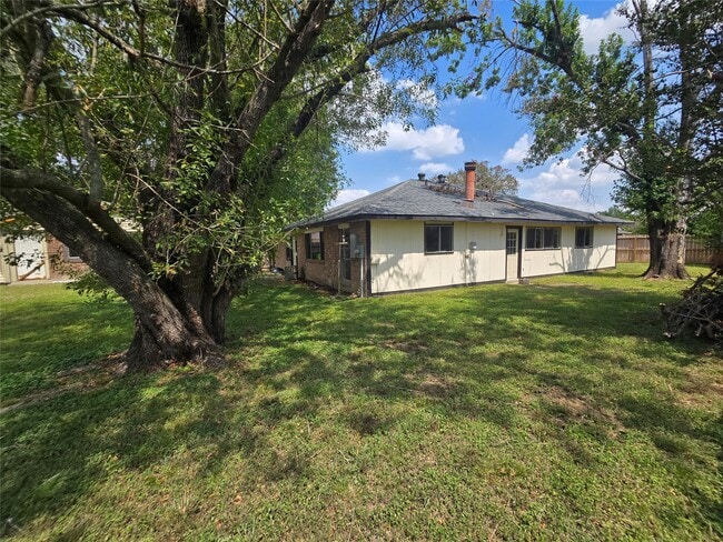 Building Photo - 16331 Dew Drop Ln