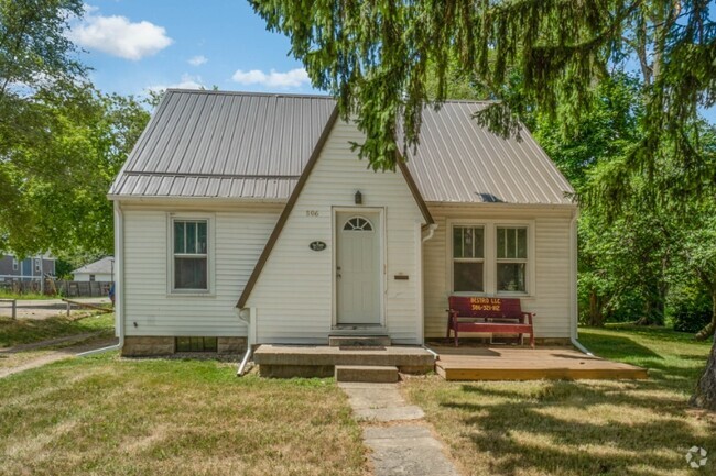 Building Photo - 806 Douglas St Rental