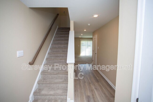 Photo - 239 Macoun Way