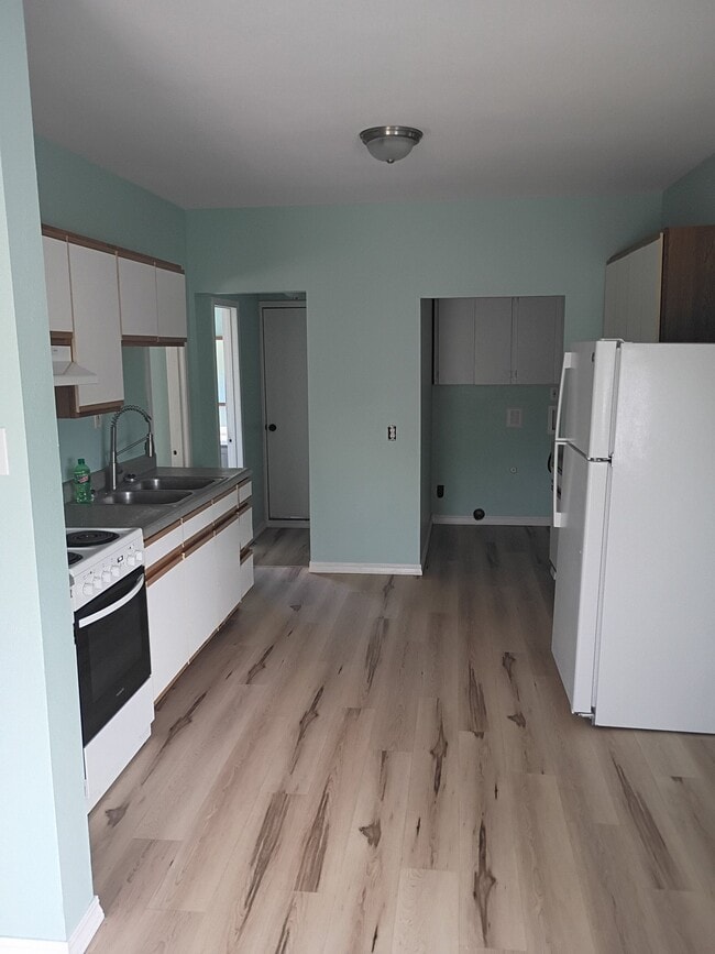 Photo - 63714 Chamberlain Rd