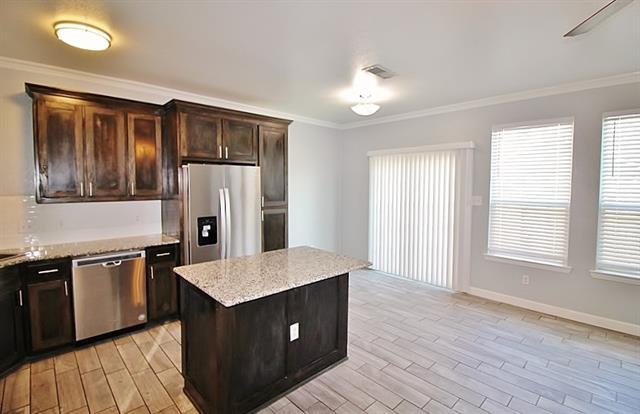 Photo - 517 Kingscote Ct