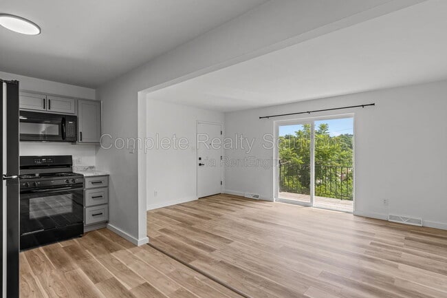 2551 Mary Ave Unit 2551 B