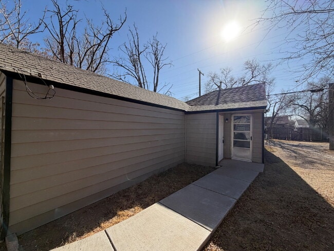 Building Photo - Beautiful Newly Updated Home in LISD! Unit Rear