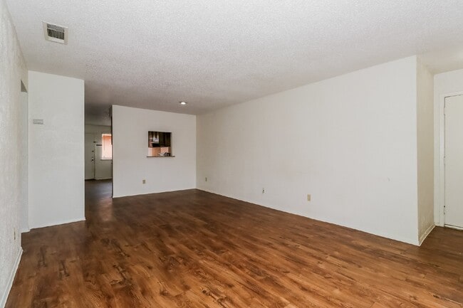 Photo - 323 W William Cannon Dr