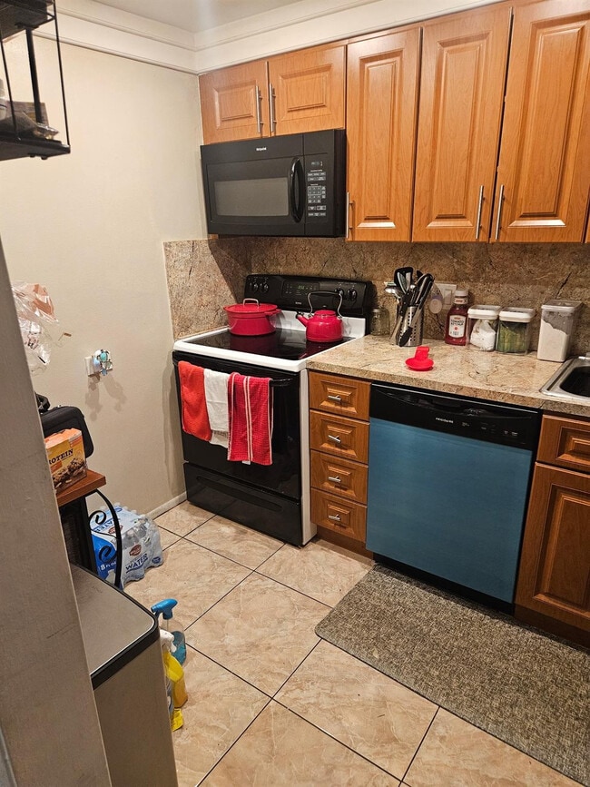 Photo - 3710 Inverrary Dr Unit 2G