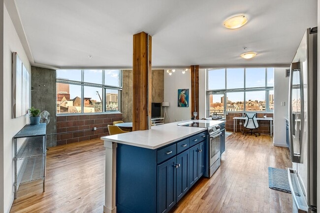 Photo - Beautiful Golden Triangle Loft! Unidad 406