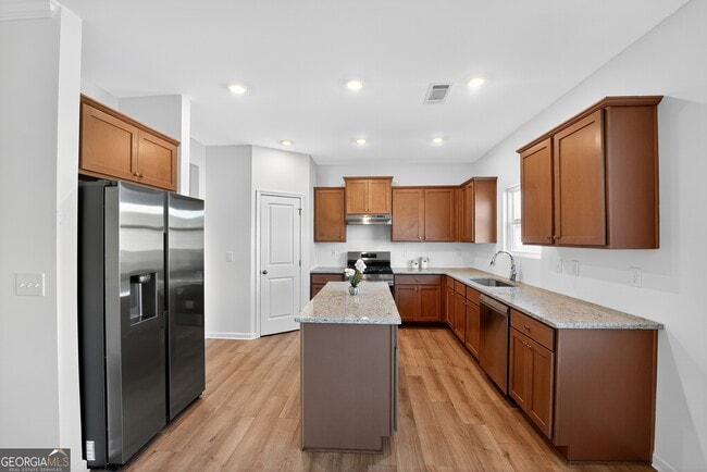 Photo - 233 Bloomfield Cir