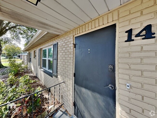 Building Photo - 14 Lamplight Ln Rental