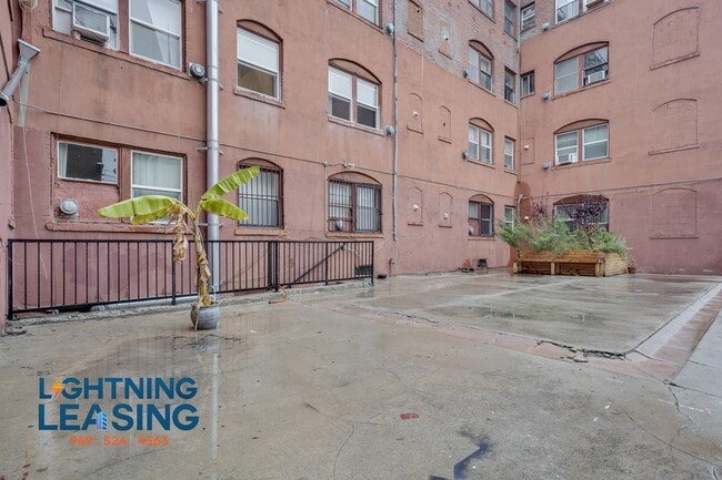 Building Photo - 1516 Wilton Pl Unit 416D Rental