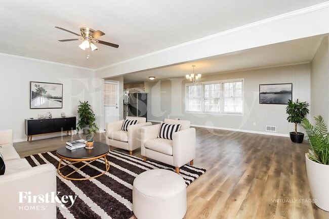 Photo - 581 Carlouetta Rd