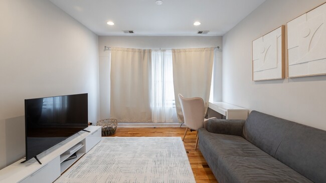 Photo - 7225 N Rogers Ave Unit 3