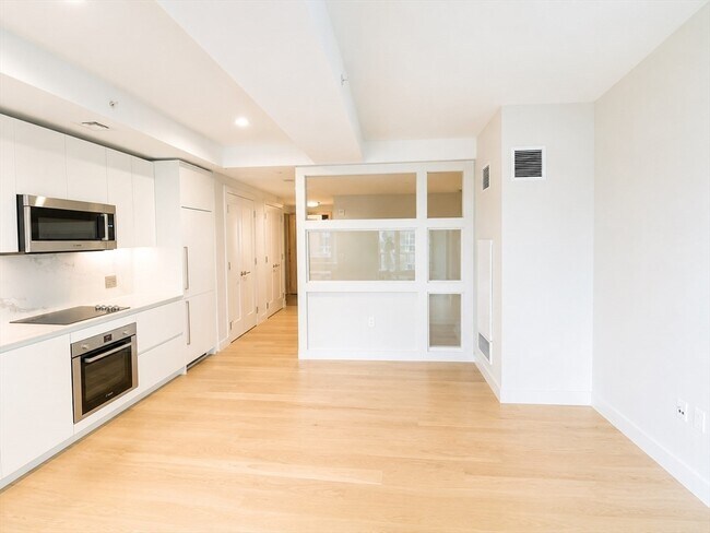 Photo - 133 Seaport Blvd Unit 921