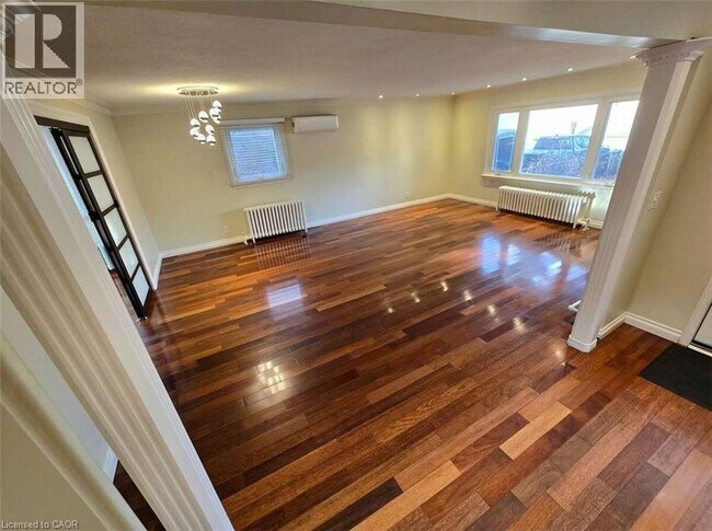 Photo - 1568 Cawthra Ct