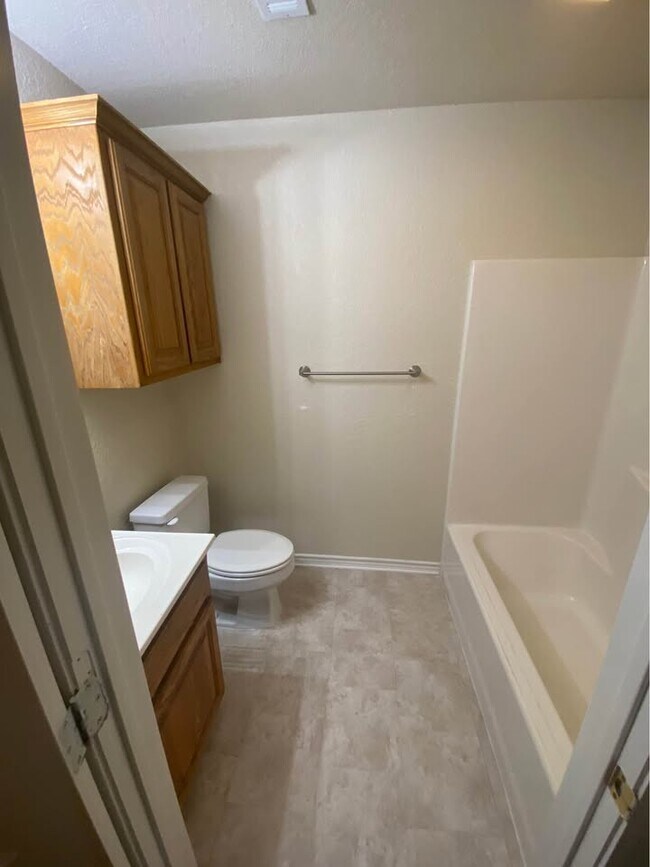 Photo - 600 N 5th St