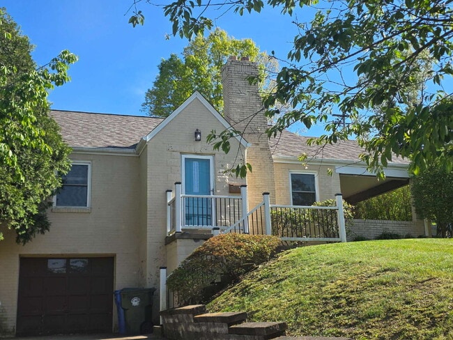 Photo - 300 Maxwell Dr