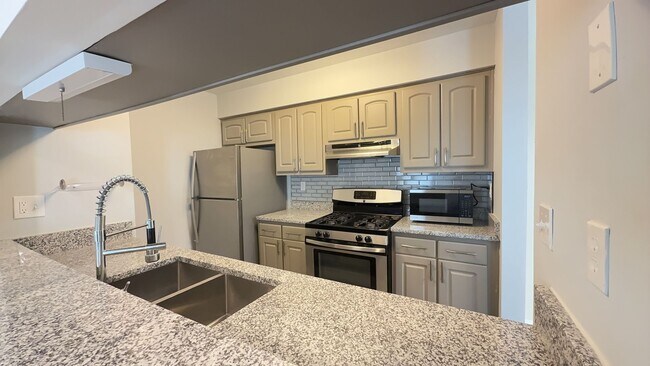 1158 Hillock Crossing