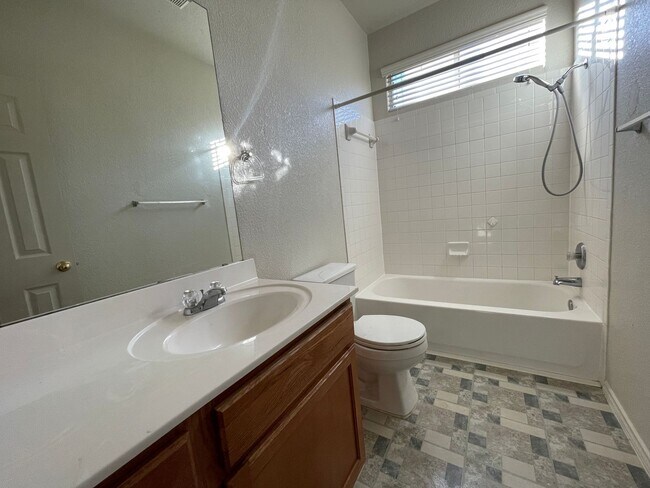 Photo - 4902 Golden Gate Dr