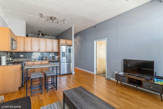 Photo - 1620 S Michigan Ave