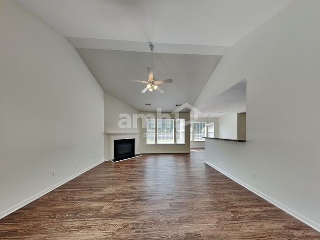 Photo - 9 Greenbranch Way