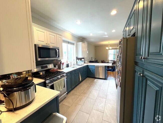 Building Photo - 368 Boylston St Rental