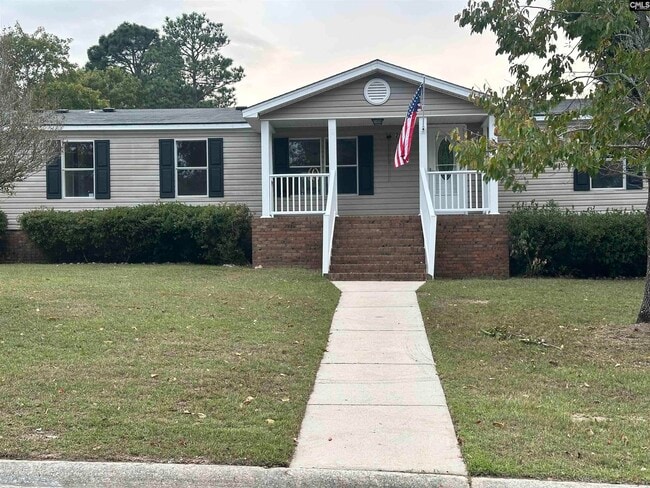 Building Photo - 221 Bentgrass Ln