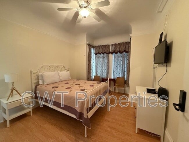 Building Photo - 412 Hayes St