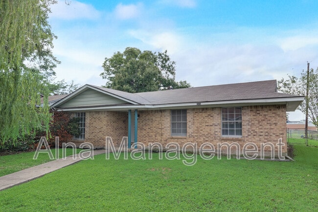 Building Photo - 2529 Belhaven Dr Rental