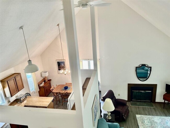 Photo - 4 Copper Hill Dr Unidad 4