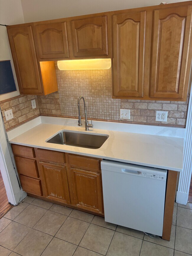 66 Clifford St Unit 2