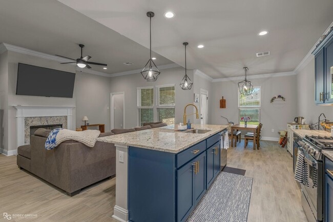 Photo - Beautiful 3 bedroom/2 bathroom in Willow Heights